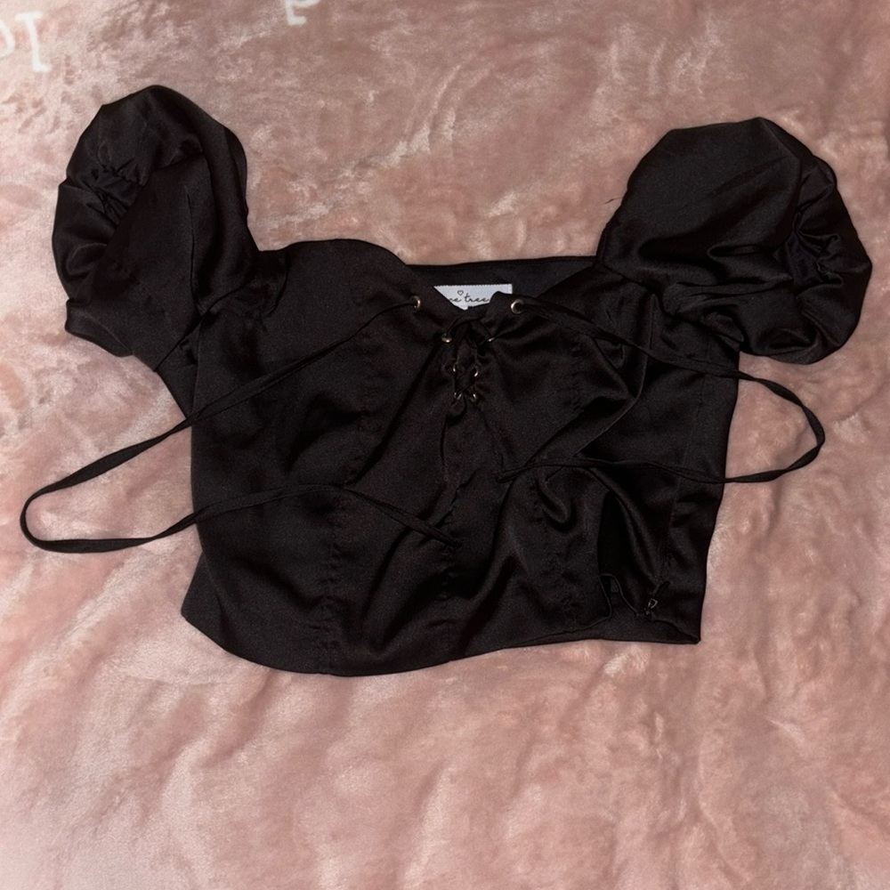 lace-up black top🖤